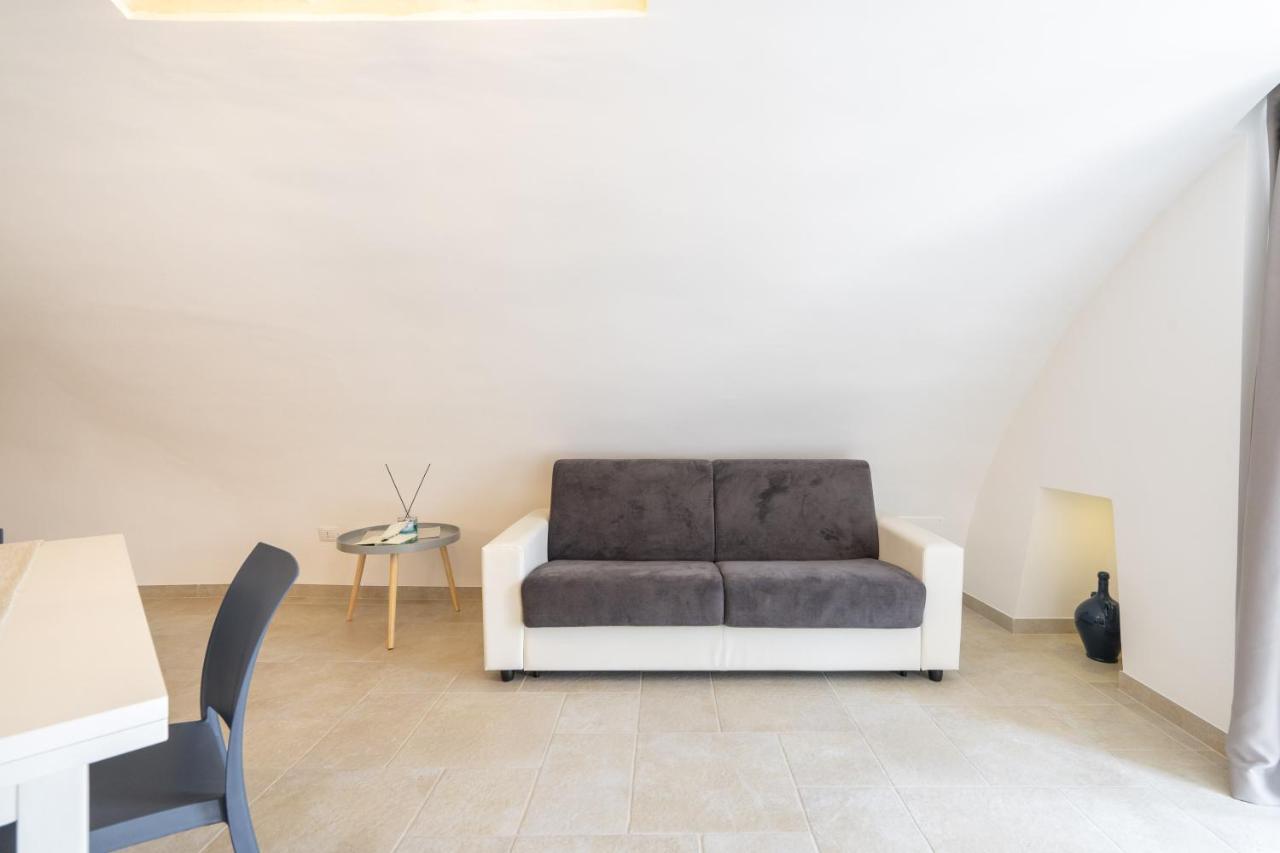 Suite La Scala Del Borgo Cisternino Exterior foto